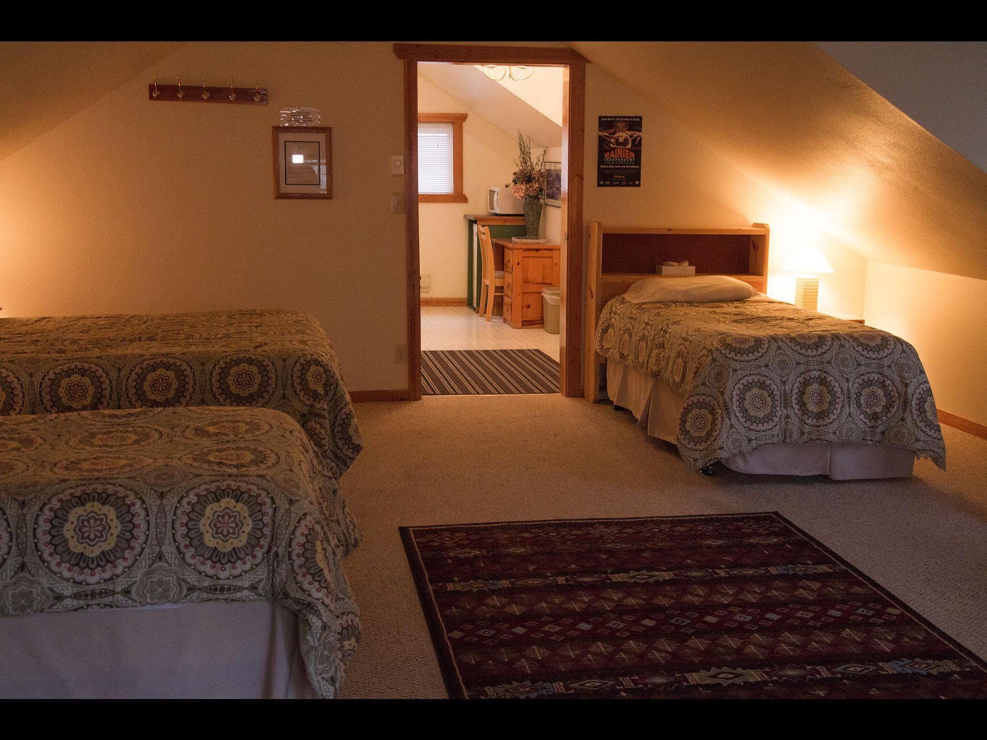 Whittaker'S Motel & Historic Bunkhouse Ashford Eksteriør bilde