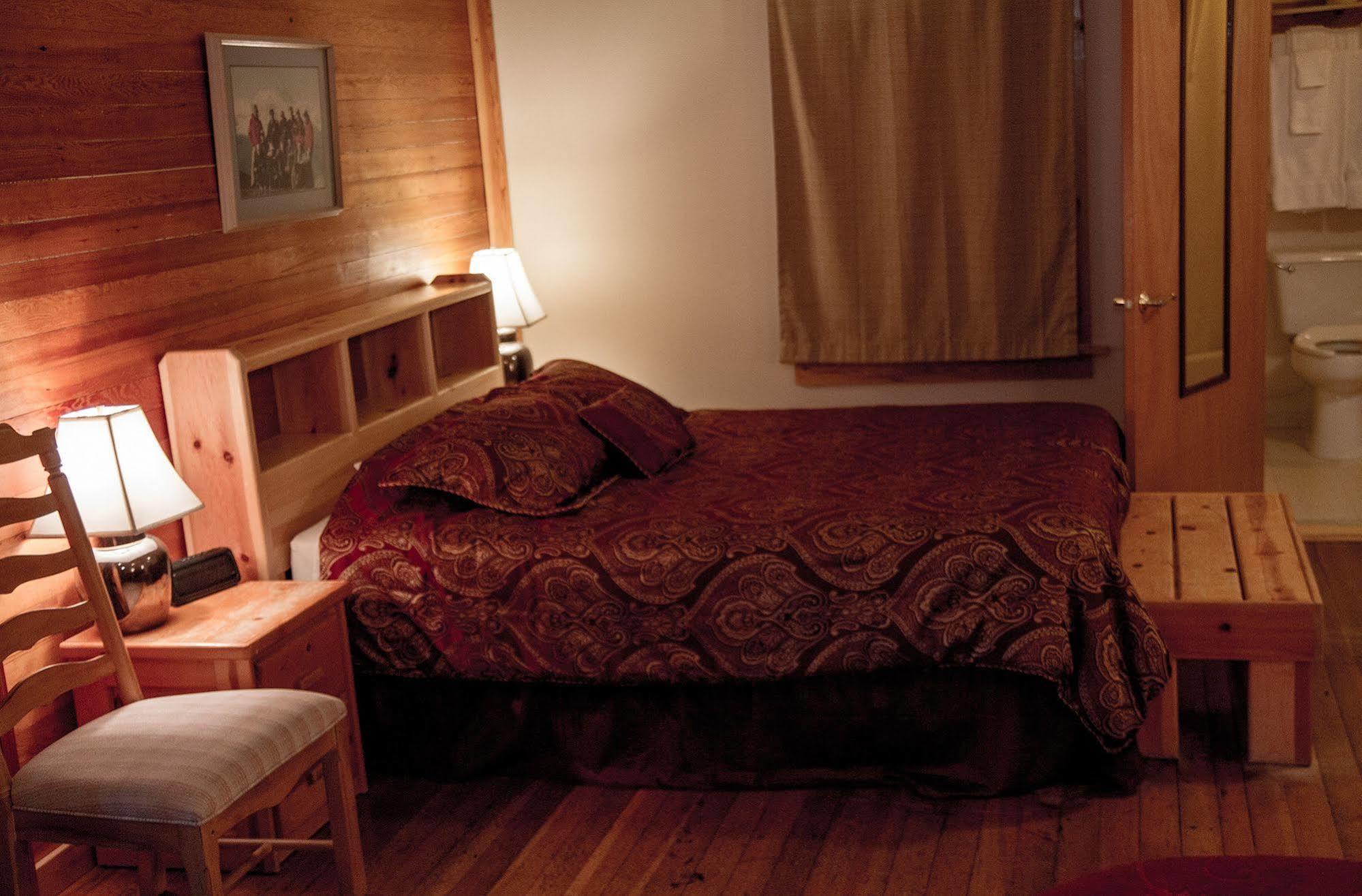 Whittaker'S Motel & Historic Bunkhouse Ashford Eksteriør bilde