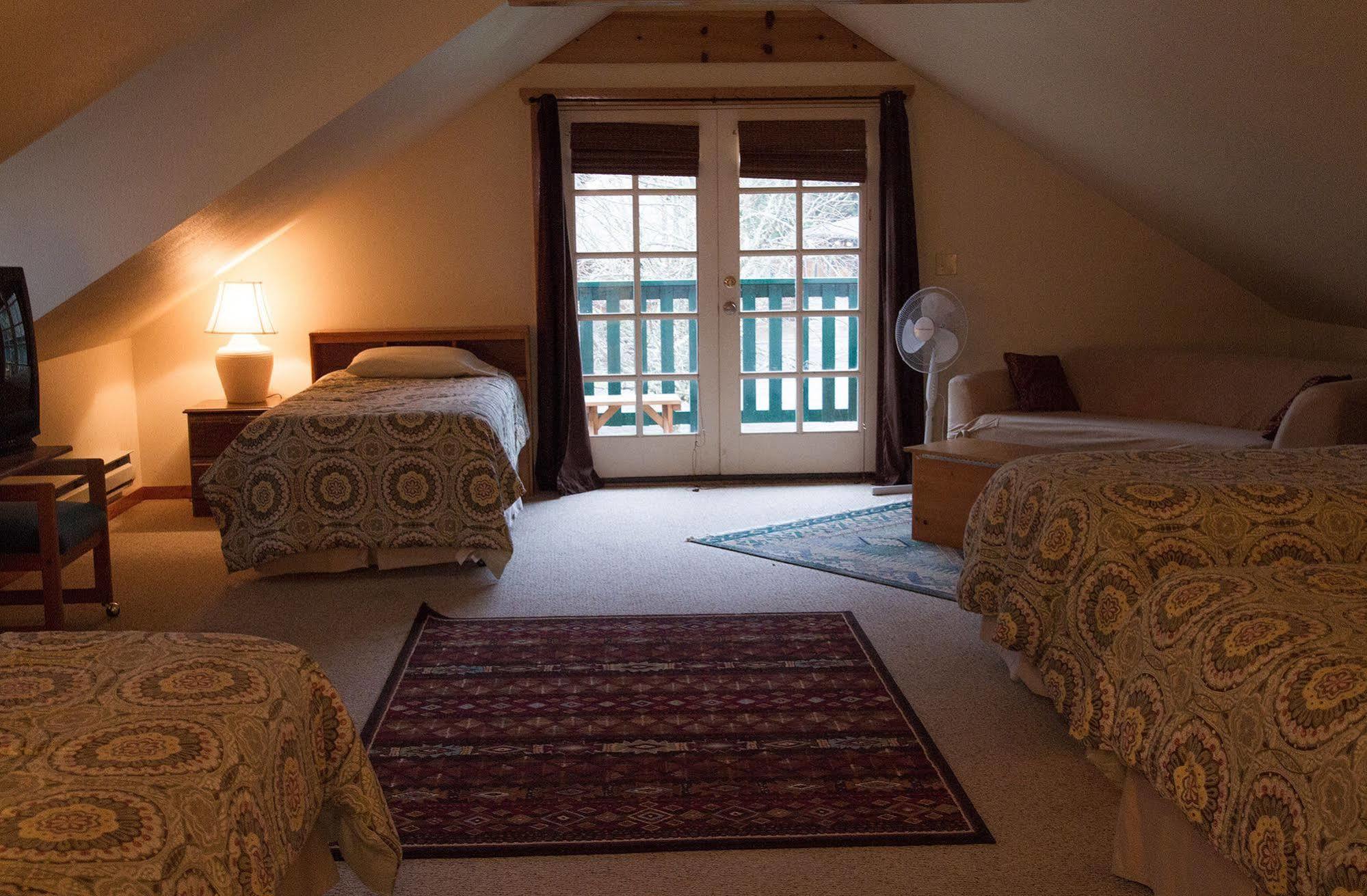 Whittaker'S Motel & Historic Bunkhouse Ashford Eksteriør bilde